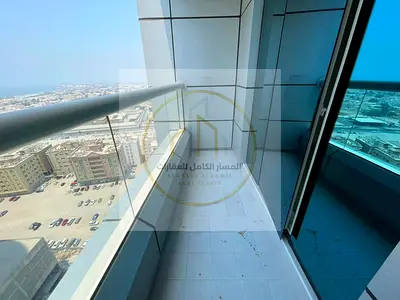 شقة غرفتين ماستر مع غرفة خادمة ماستر للإيجار السنوي في الخان الشارقة | جميع الغرف ماستر | بلكونة وخزائن حائط | باركينج مجاني |