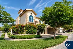 Rare 5 Bed Villa | Private Garden | Vacant