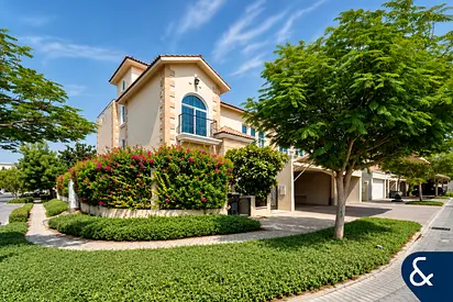 Rare 5 Bed Villa | Private Garden | Vacant