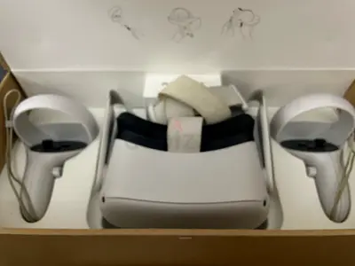 Meta Quest 2 (Oculus) VR Headset with Controllers - flawless Condition