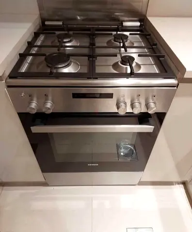 Siemens Stainless Steel  Gas Cooker with Oven (Siemens style)