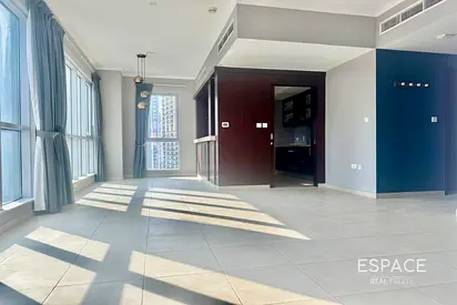 Large Layout | Ready Unit | Central Location