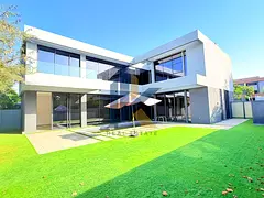5 BEDROOM Villa WITH PRVTE POOL IN GATED COMMUNITY