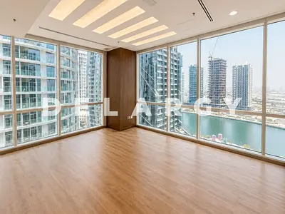 Full Floor | 33 Parkings | Canal Views