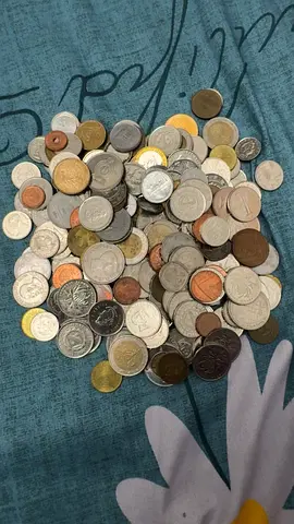 Mixed World Coin Lot — 1kg vintage collection