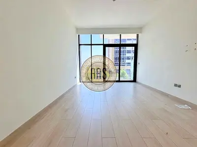 Spacious layout •• very hot offer •• chiller free •• Ready to move •• nice view