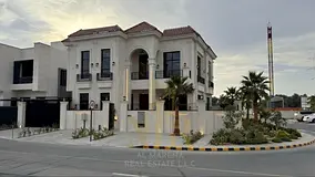 Elegant classic-style corner villa, featuring 5 master bedrooms and a private swimming pool. The pri