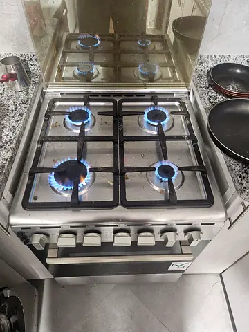 Stainless Steel 4-Burner Gas Hob in Good Working Condition