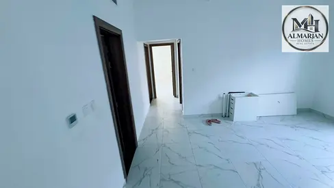 ثلاث غرف وصالة اول ساكن مع 4 حمام وبلكونة للايجار السنوي بمنطقة العالية بموقع حيوي ومميز علي مخرج دبي مباشرة