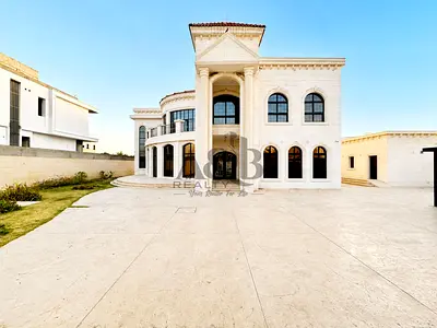 MODERN DESIGN | HUGE LAYOUT | PRIME LOCATION