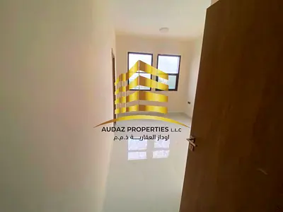 غرفه و صاله تكيف مركزى اول ساكن بلكونه