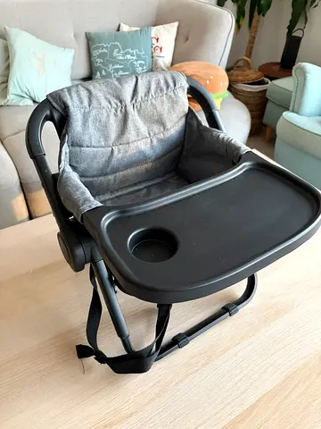 Onna foldable booster seat with travel bag