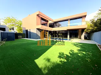 Luxurious Spacious 5 Bedroom villa with pool // landscaping done