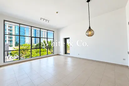 UNFURNISHED | HIGH CEILINGS | 3 BALCONIES