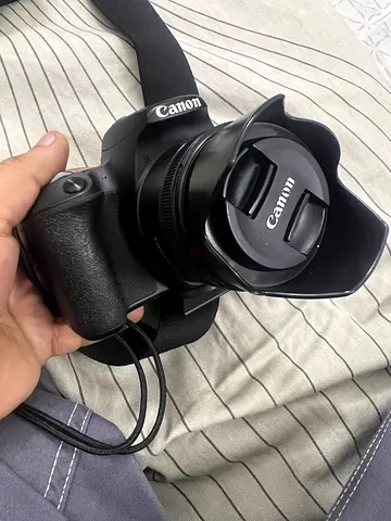 Cannon 200D