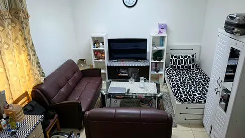 Fully Furnished Executive Bedspace available at Muroor Road