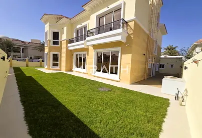 Well-maintaned Villa |Classic Design |Lush Garden