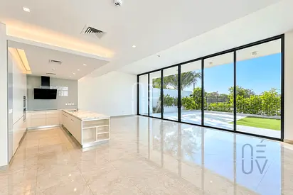 Spacious 4Br | Single Row | Landscapped Garden
