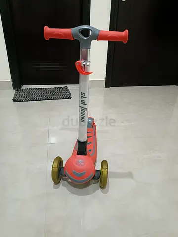 Kids 3-Wheel Adjustable Scooter — Red/Gray, Good Condition