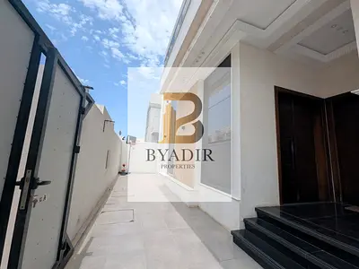 Nearly New Modern 5BR Villa Ready Al Yasmeen
