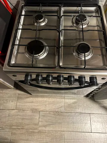 Gas cooker/oven (4 burners)