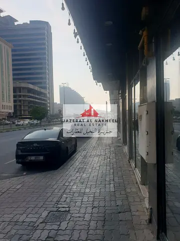 للبيع محل تجاري على الشارع الرئيسي المجاز3   📍 موقع حيوي وكامل الخدمات  ▪️ المساحة: 76 متر مربع ▪️ الواجهات: واجهتين