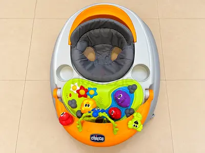 Chicco Baby Walker with Activity Tray - perfect Condition