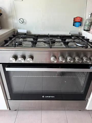 Ariston 90cm Stainless Steel Gas Range Cooker with Oven - Move Out sale