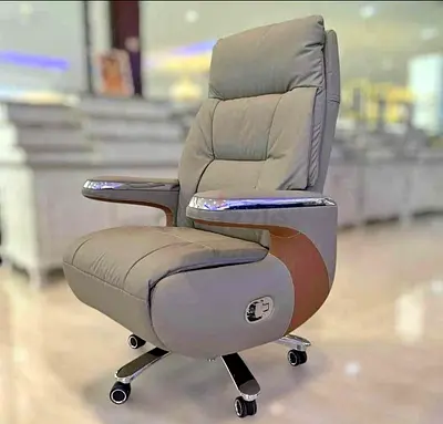 Comfortable ergonomic leather office recliner chair with wheels