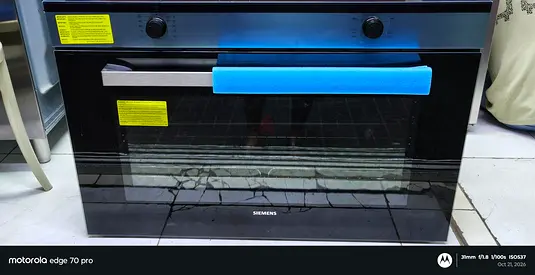 Siemens Built-in Oven with top latest model - brand new Condition