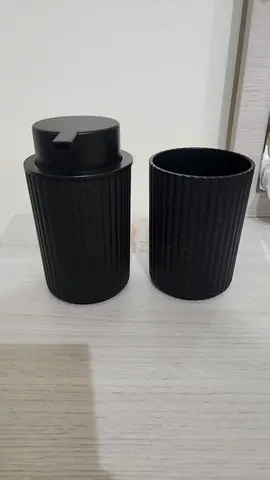 Bathroom accessories set
