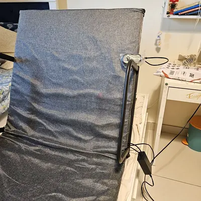 Electric adjustable bed backrest with remote