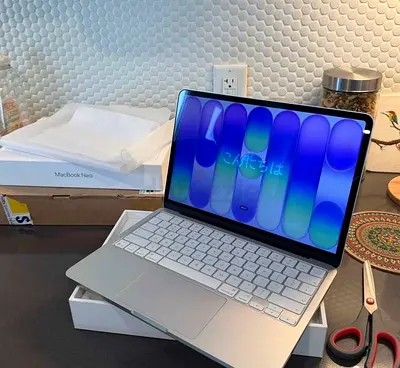 Macbook Neo A18 Pro slightly used