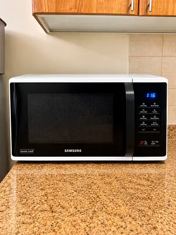 Samsung 23L Microwave MS23K3513AW - Like New