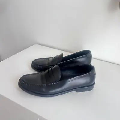 Saint Laurent black leather loafers size 40