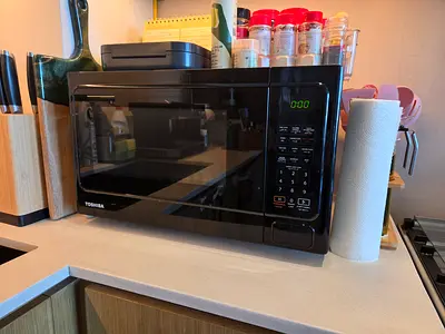 Toshiba 34L grill microwave oven, black (MM-EG34P) – AED 200