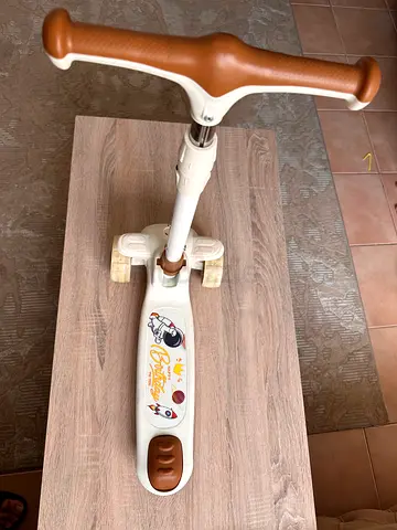 Kids 3-Wheel Scooter - Beige/White, Good Condition