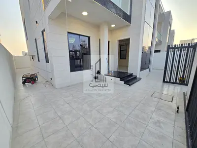Super-deluxe villa, registration fees included, 5 bedrooms, freehold ownership.