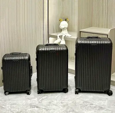 RIMOWA SUITCASE SET