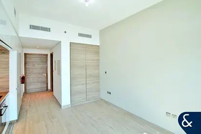 Modern Studio | Managed Unit | Vacant Now