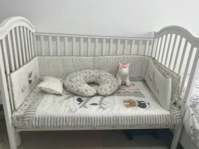 White Wooden Baby Crib with Mattress, Bumper and Bedding