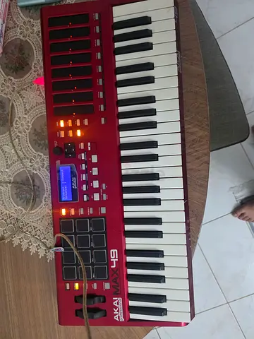AKAI MAX 49