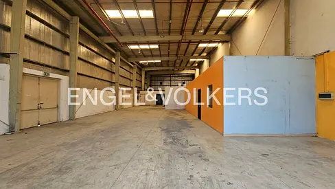 Dual Cold Storage | 62 kW Power | Sliding Doors