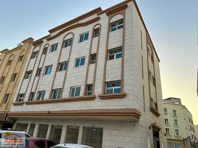 بناية تجارية جديدة للبيع في مويلح الشارقة