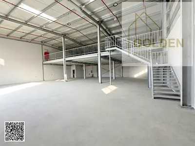 Warehouse with 165 kW Power and a Mezzanine for Efficient Space Utilization
