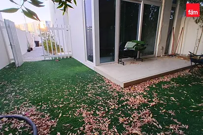 Corner L L Shaped Garden L Near To Malibu Beach