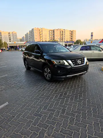 2017 Nissan Pathfinder SL Full option panoramic perfect condition RTA passed Run 113k km only