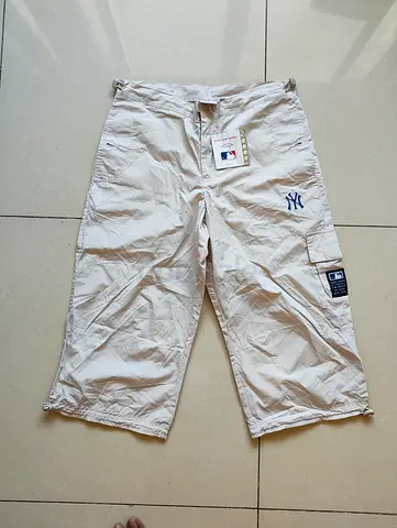 New York Yankees MLB Baseball Beige Cargo Pants Stadium Patch Official Size M