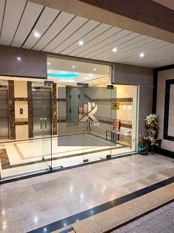 10-story building / 40 units (2 rooms + living room) / 11 units (1 room + living room) / 2 shops /