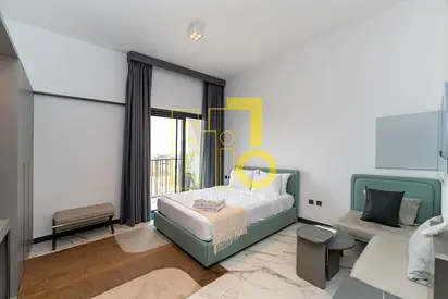 FULLY FURNISHED|GATED COMMUNITY|MID FLOOR
